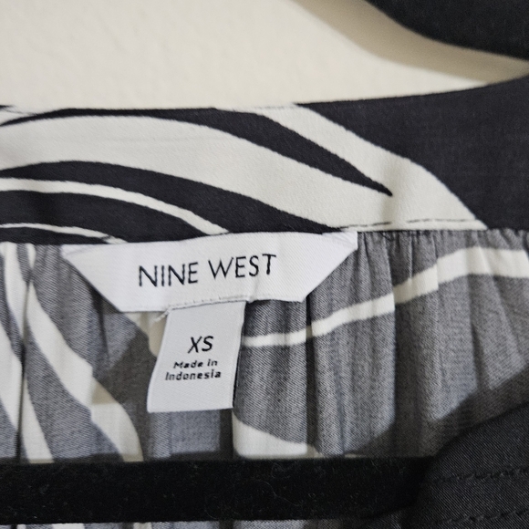 Nine West Patterned Blouse - Picture 2 of 4